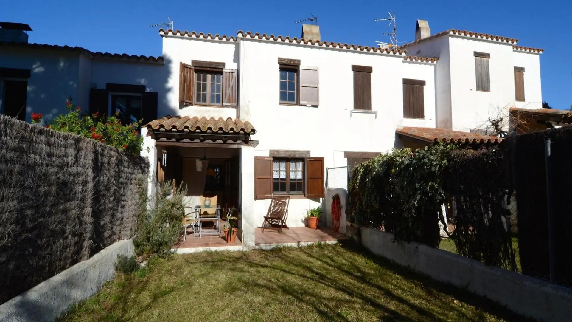 The House In Pals Has 3 Bedrooms